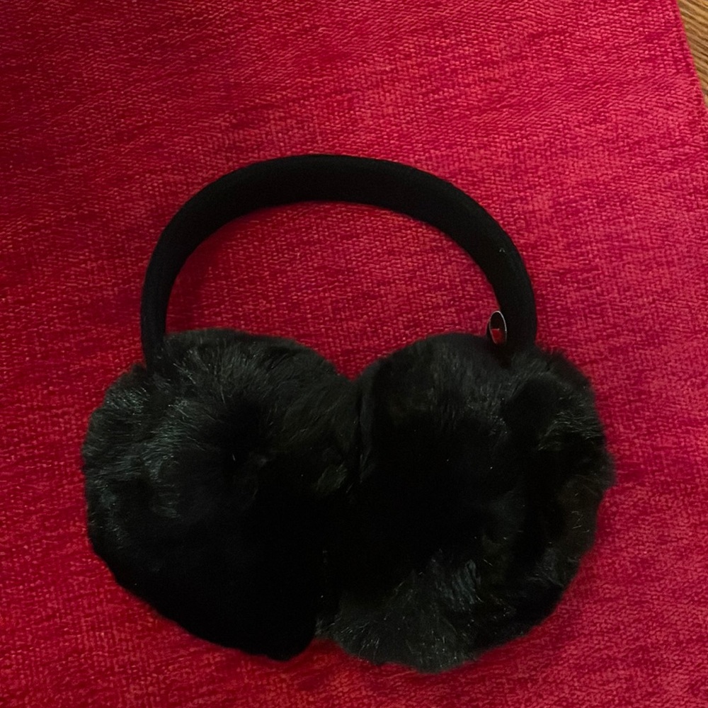 Aerosoles earmuffs brand new